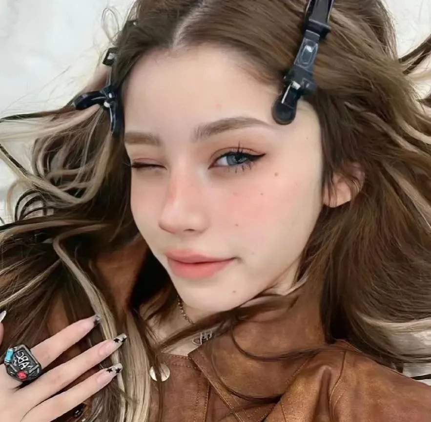 青春校园大道东